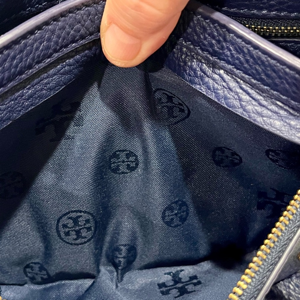 EUC Tory Burch Stunning Blue Shoulder/Crossbody Bag 
***GET IT QUICK ***!!! - Picture 10 of 11